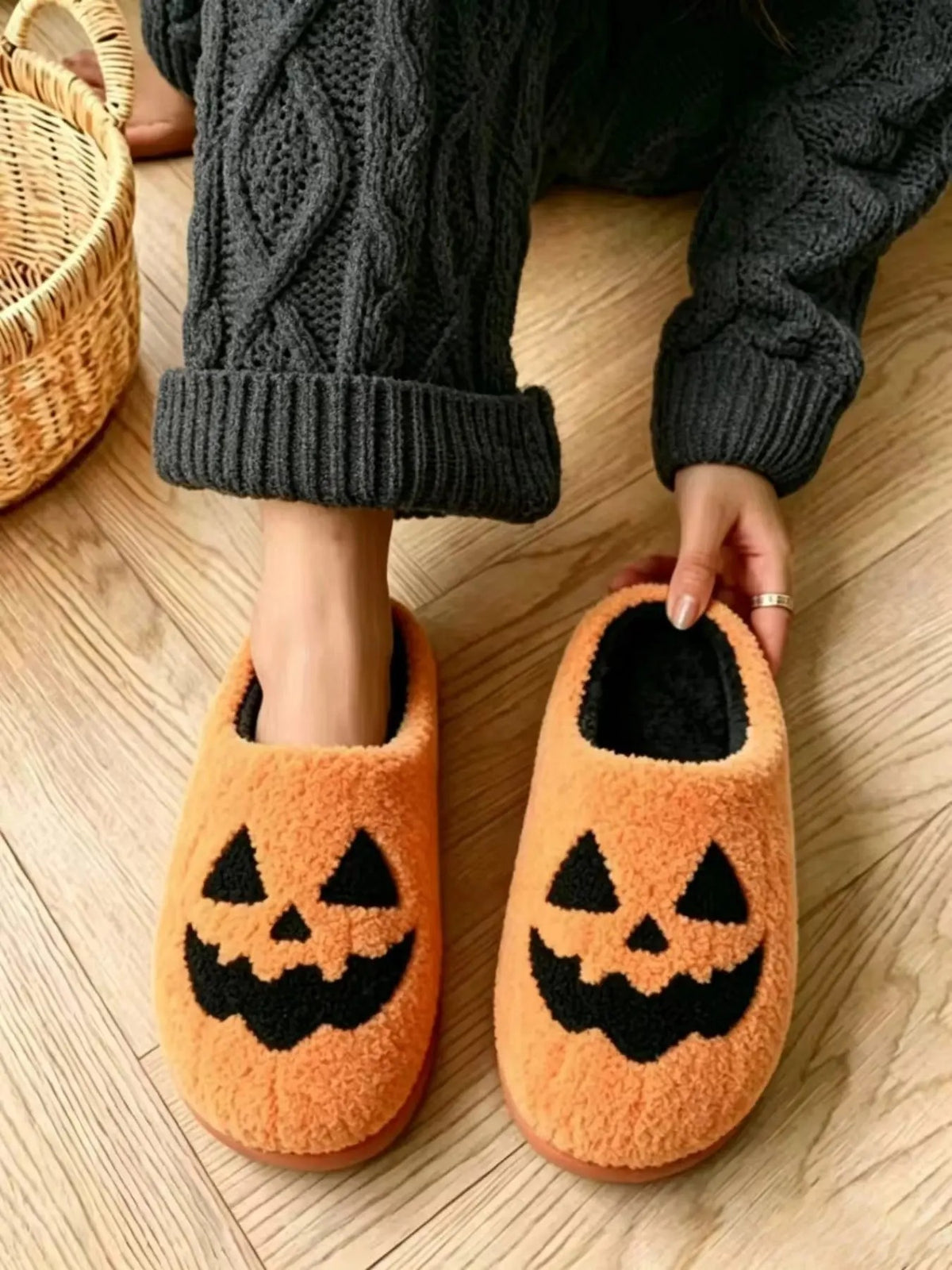Halloween pumpkin plush slippers