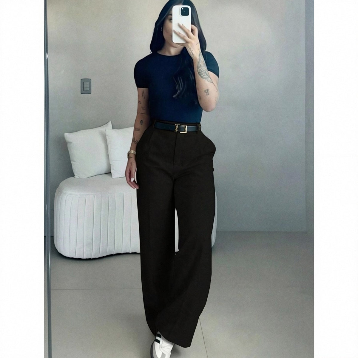 High-waisted wide-leg trousers in Black